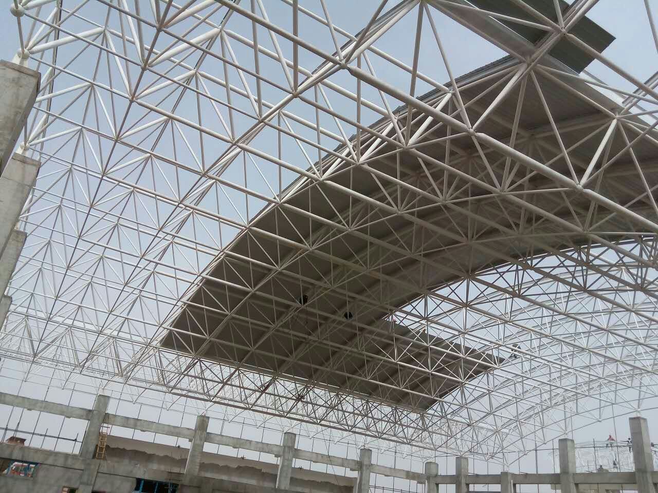 乌鲁木齐青岛一汽网架